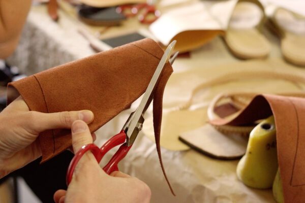 Make your own dreamy leather sandals! – peppermint magazine