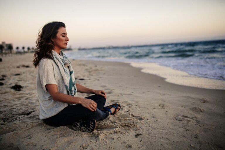 Elise Bialylew meditation happiness