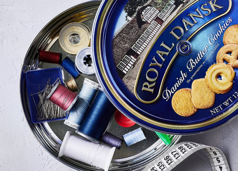 The Sewing Detective Investigates: The Treasures of the Biscuit Tin