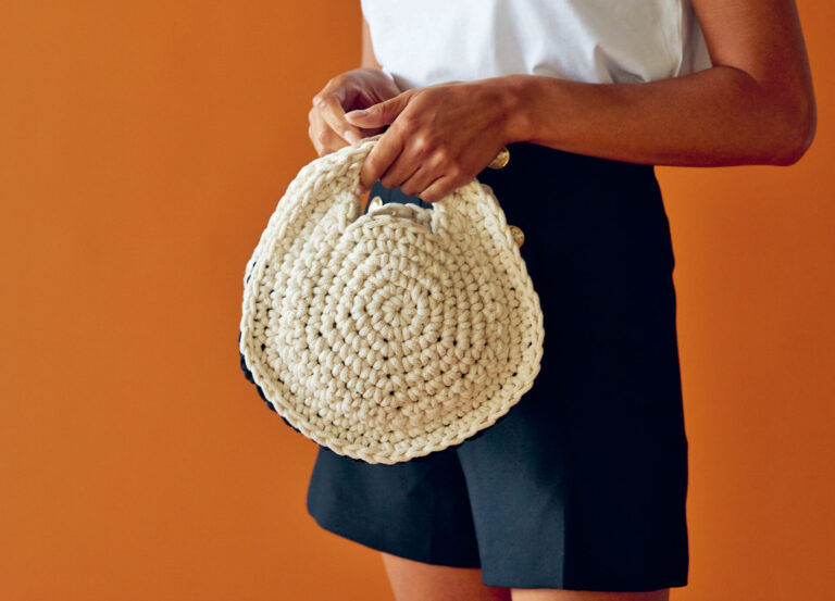 This Crochet Cotton Rope Clutch Bag DIY Will Carry All Your Essentials